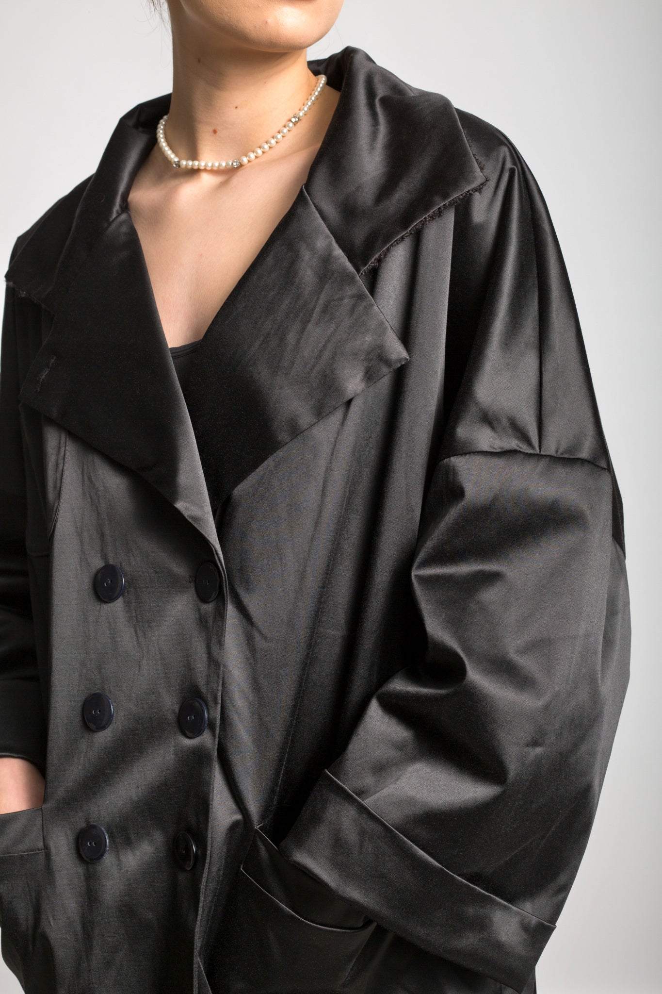 Three-quarter coat M180 in cotton based satin